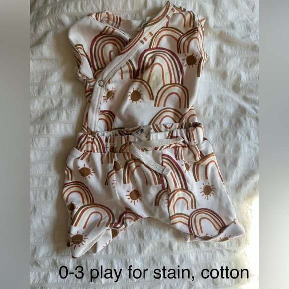 Rainbow Print Baby sleeveless onesie and shorts - Picture 1 of 3